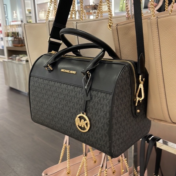 Michael Kors med Duffel Travel - Leather/Coated
NWT
35S2GTFU2B
BLACK - Picture 11 of 16